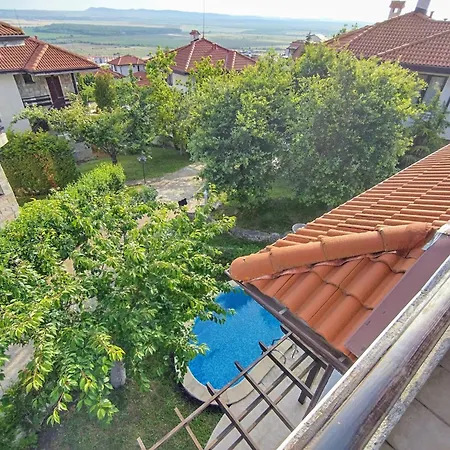 Bay View Nona 1c - * Kosharitsa